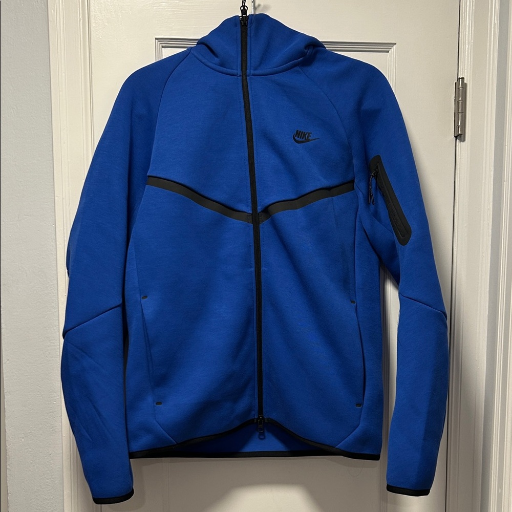 Nike Men’s Tech Fleece Jacket in Blue and Black